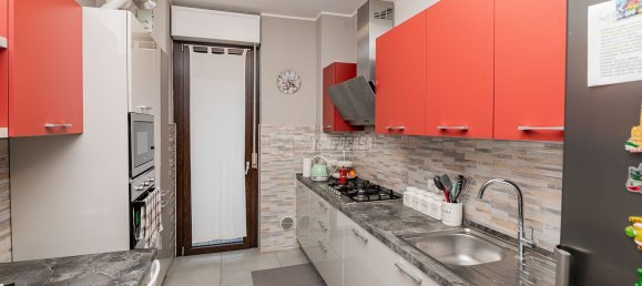 Квартира с 3 комнатами в Таваццано кон Виллавеско, Италия № 120148 14