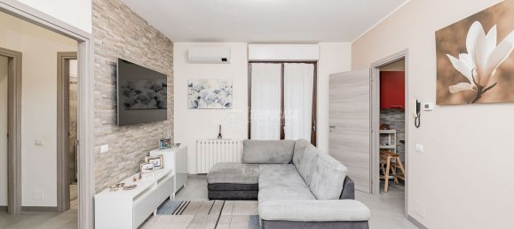 Квартира с 3 комнатами в Таваццано кон Виллавеско, Италия № 120148 10