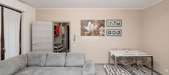 Квартира с 3 комнатами в Таваццано кон Виллавеско, Италия № 120148 2