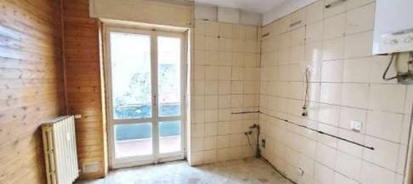 6 rooms Apartment in Gallarate, Italy No. 185545 3