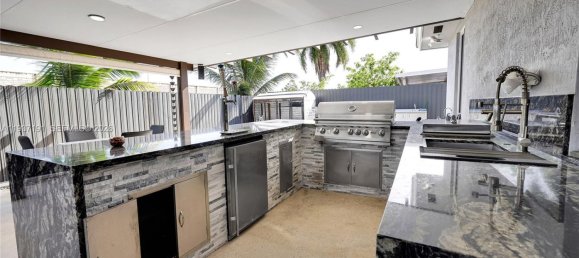 4 Schlafzimmer Villa in Miami, USA, Nr. 615190 2