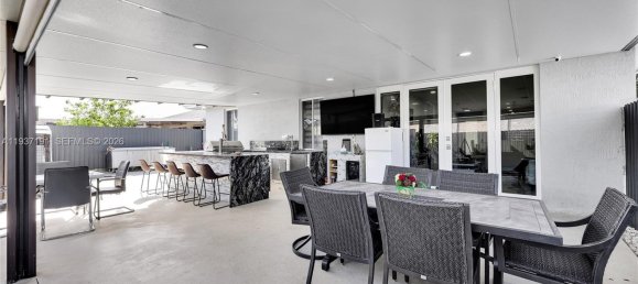 4 Schlafzimmer Villa in Miami, USA, Nr. 615190 3