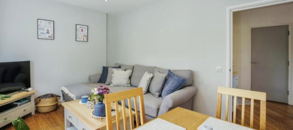 2 bedrooms Apartment in Purley, United Kingdom No. 8073 3