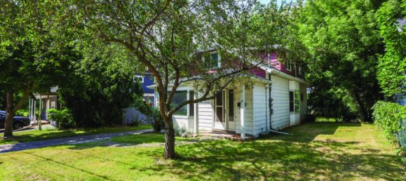 Casa de 3 dormitorios en Grimsby, Canada No. 365 2