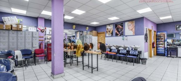 171m² Commercial property in Madrid, Spain No. 165556 7