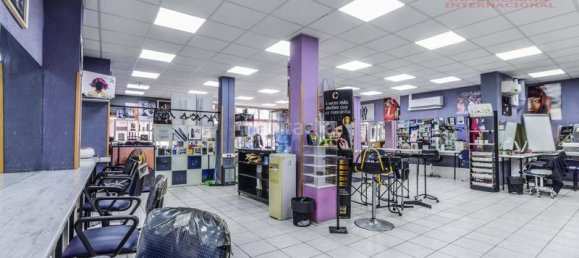 171m² Commercial property in Madrid, Spain No. 165556 8