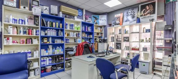 171m² Commercial property in Madrid, Spain No. 165556 9