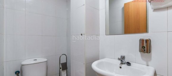 171m² Commercial property in Madrid, Spain No. 165556 12