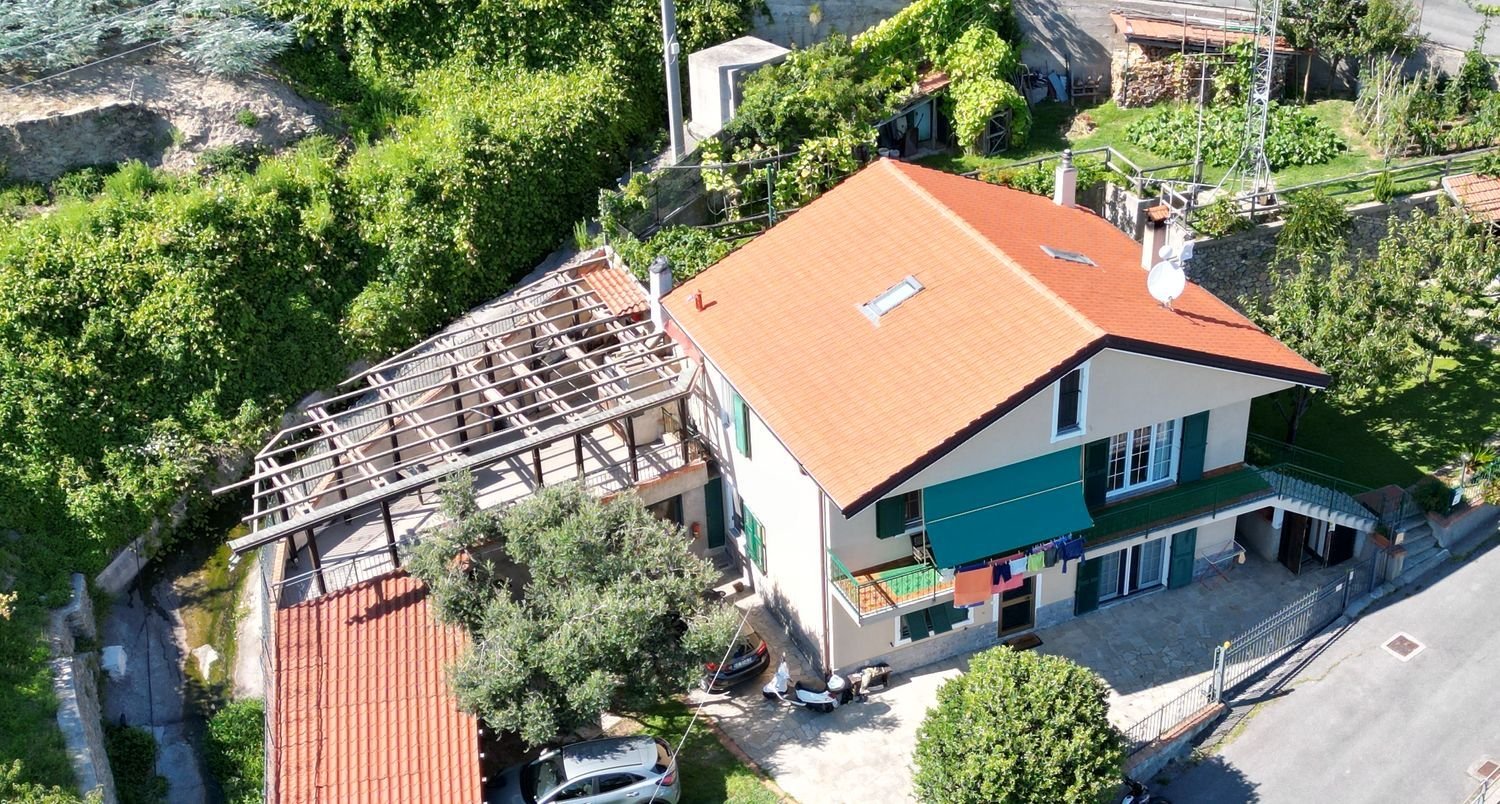 4 Schlafzimmer Wohnung in Magliolo, Italy, Nr. 311037