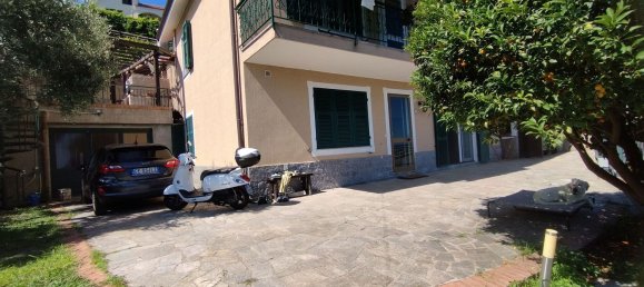 4 Schlafzimmer Wohnung in Magliolo, Italy, Nr. 311037 15