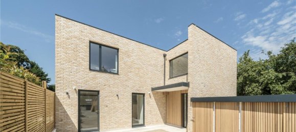 3 bedrooms House in London, United Kingdom No. 12686 13