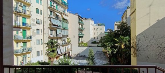 3 rooms Apartment in Florence, Italy No. 265198 3