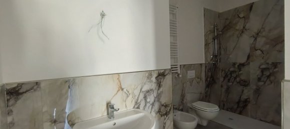 3 rooms Apartment in Florence, Italy No. 265198 12