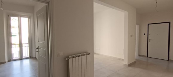 3 rooms Apartment in Florence, Italy No. 265198 5