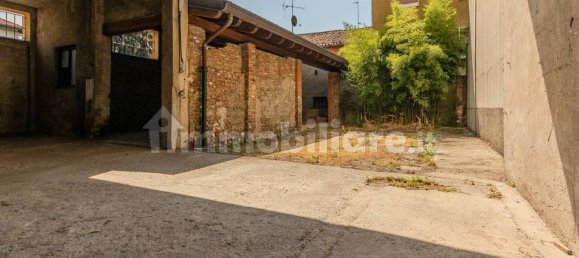 Дом с 3 спальнями в Карате Брианца, Италия № 343492 9