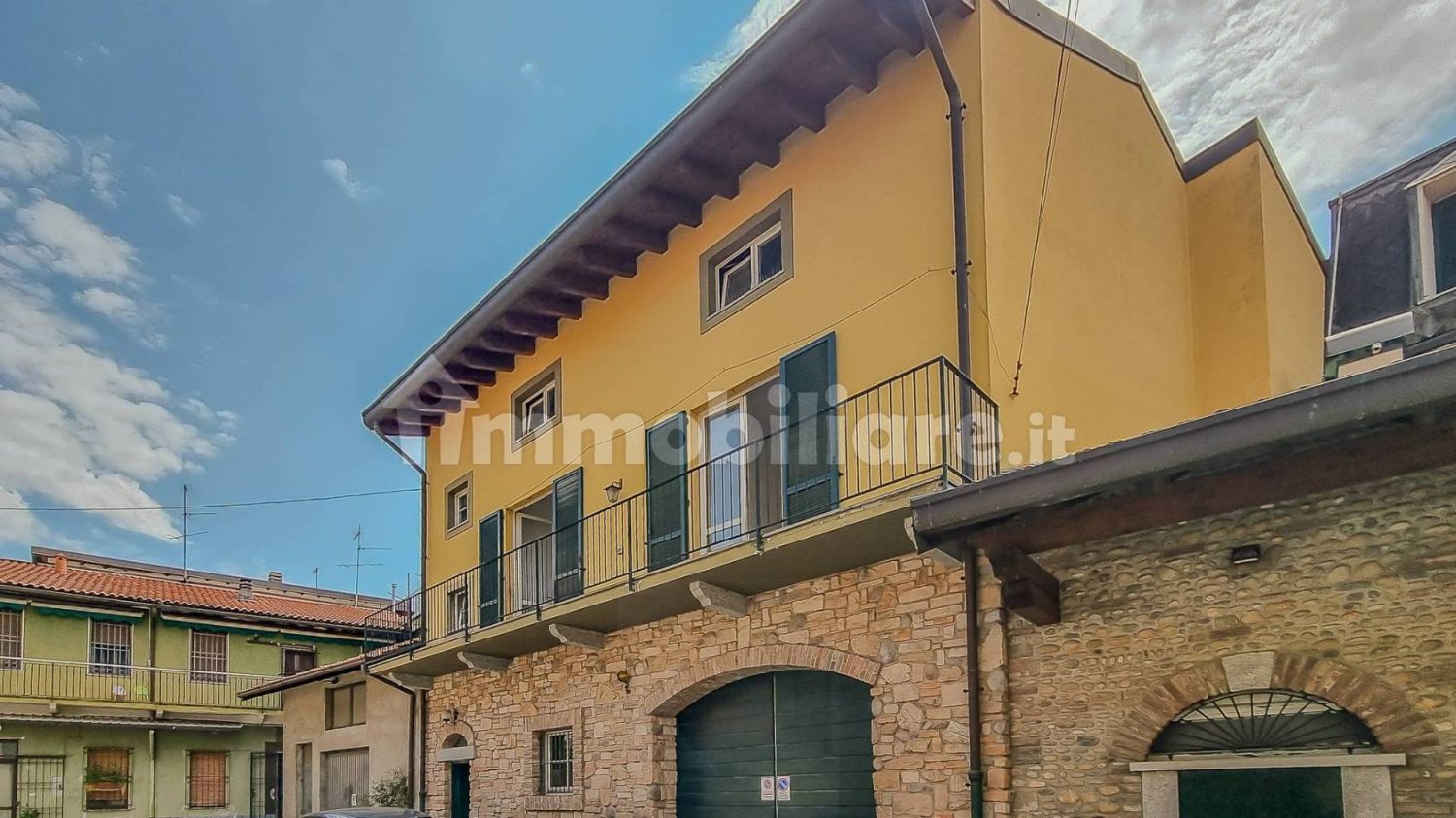 Дом с 3 спальнями в Карате Брианца, Италия № 343492