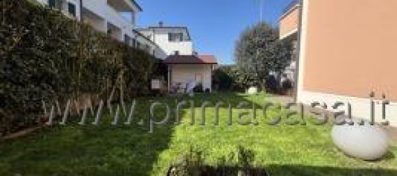 4 rooms House in San Martino in Rio, Italy No. 14640 4