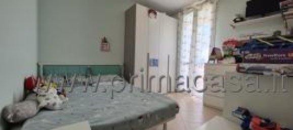 4 rooms House in San Martino in Rio, Italy No. 14640 17