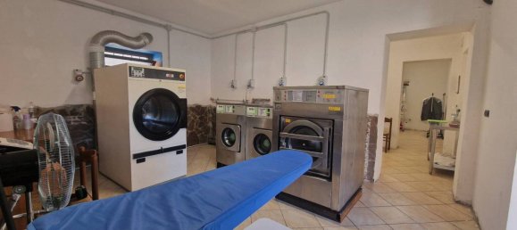 Коммерческая недвижимость с 2 комнатами в Фьяно Романо, Италия № 308486 4