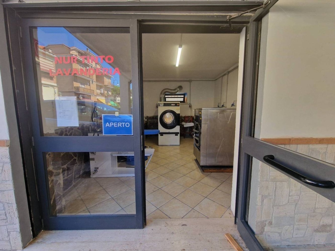 Propiedad comercial de 2 habitaciónes en Fiano Romano, Italy No. 308486