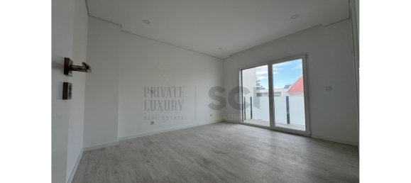 4 bedrooms House in Corroios, Portugal No. 102833 19