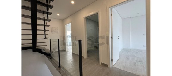 4 bedrooms House in Corroios, Portugal No. 102833 17