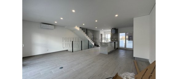 4 bedrooms House in Corroios, Portugal No. 102833 2