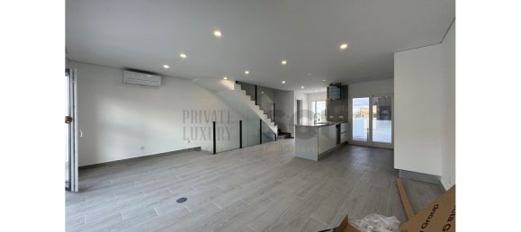 4 bedrooms House in Corroios, Portugal No. 102833 11