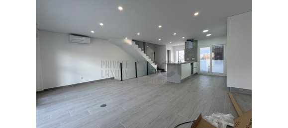 4 bedrooms House in Corroios, Portugal No. 102833 16