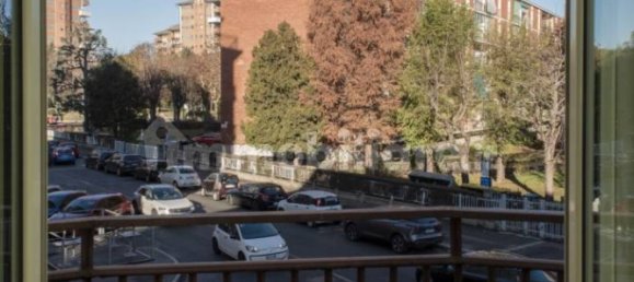 2 bedrooms Apartment in Turin, Italy No. 211126 11