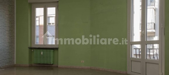 2 bedrooms Apartment in Turin, Italy No. 211126 6