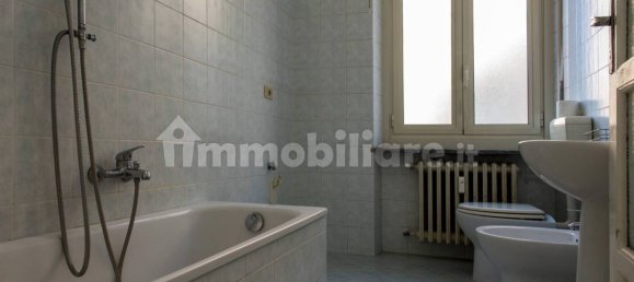 2 bedrooms Apartment in Turin, Italy No. 211126 22