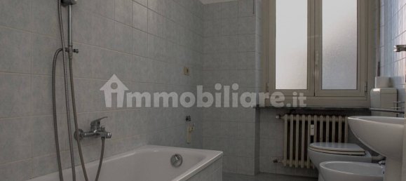 2 bedrooms Apartment in Turin, Italy No. 211126 21