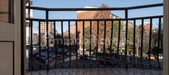 2 bedrooms Apartment in Turin, Italy No. 211126 10