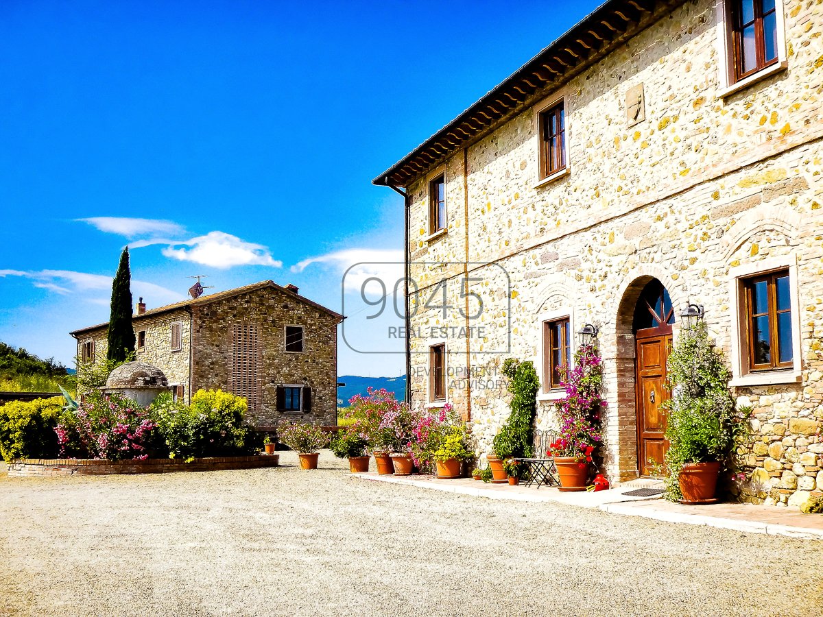 17 bedrooms House in Lajatico, Italy No. 404354