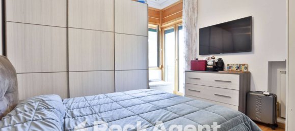 Apartamento de 2 dormitorios en Naples, Italy No. 349696 2
