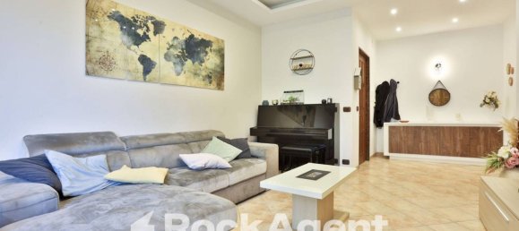 Apartamento de 2 dormitorios en Naples, Italy No. 349696 5