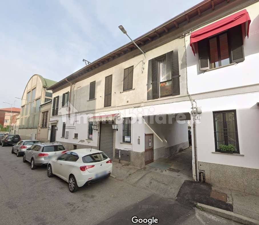 Almacén de 5 habitaciónes en Busto Arsizio, Italy No. 260724