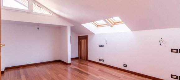 7 rooms Penthouse in Udine, Italy No. 74418 23