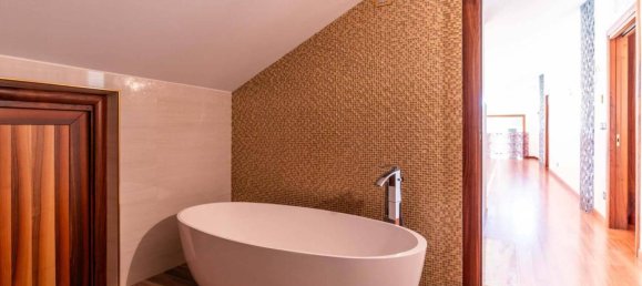 7 rooms Penthouse in Udine, Italy No. 74418 29