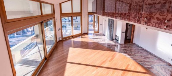 7 rooms Penthouse in Udine, Italy No. 74418 12