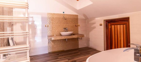 7 rooms Penthouse in Udine, Italy No. 74418 30