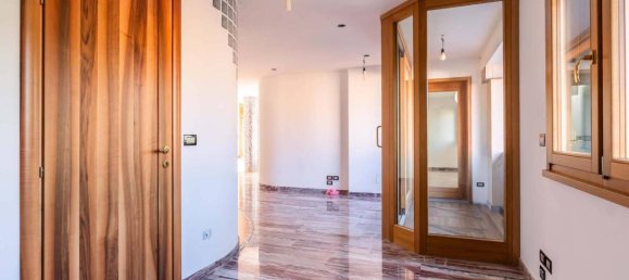 7 rooms Penthouse in Udine, Italy No. 74418 9