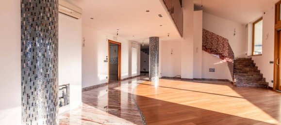 7 rooms Penthouse in Udine, Italy No. 74418 13