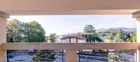 7 rooms Penthouse in Udine, Italy No. 74418 16