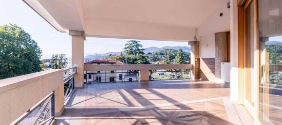 7 rooms Penthouse in Udine, Italy No. 74418 15