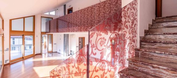 7 rooms Penthouse in Udine, Italy No. 74418 6