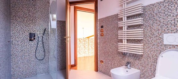 7 rooms Penthouse in Udine, Italy No. 74418 25