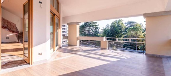 7 rooms Penthouse in Udine, Italy No. 74418 14
