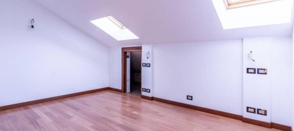 7 rooms Penthouse in Udine, Italy No. 74418 21